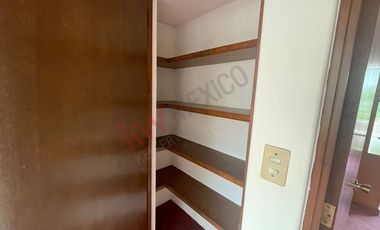 CASA EN BOSQUES DE LA HERRADURA CON JARDIN Y CUATRO RECAMARAS