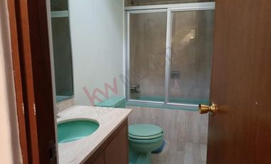 CASA EN BOSQUES DE LA HERRADURA CON JARDIN Y CUATRO RECAMARAS