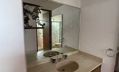 CASA EN BOSQUES DE LA HERRADURA CON JARDIN Y CUATRO RECAMARAS