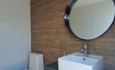 Hermosa casa de 3 niveles de oportunidad en venta Solares