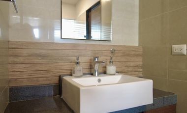 Hermosa casa de 3 niveles de oportunidad en venta Solares