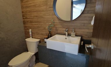 Hermosa casa de 3 niveles de oportunidad en venta Solares