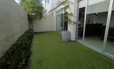 Hermosa casa de 3 niveles de oportunidad en venta Solares