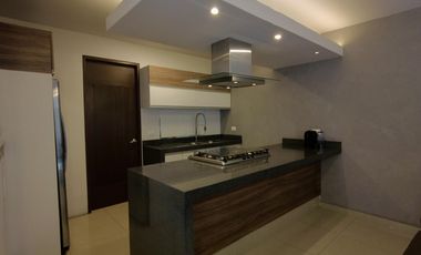 Hermosa casa de 3 niveles de oportunidad en venta Solares