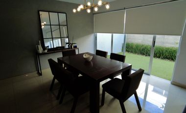 Hermosa casa de 3 niveles de oportunidad en venta Solares