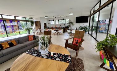 Hermosa casa de 3 niveles de oportunidad en venta Solares