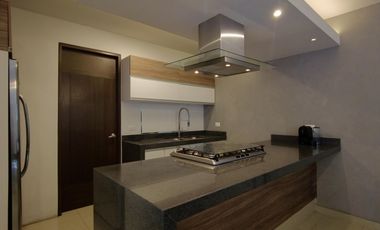 Hermosa casa de 3 niveles de oportunidad en venta Solares