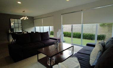 Hermosa casa de 3 niveles de oportunidad en venta Solares