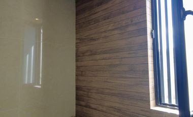 Hermosa casa de 3 niveles de oportunidad en venta Solares