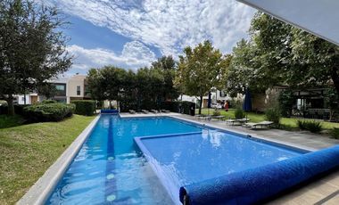 Hermosa casa de 3 niveles de oportunidad en venta Solares