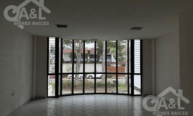 Edificio Comercial en  Venta Ubicado en Avenida Principal