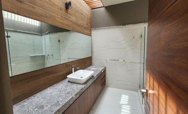 Casa en  Fraccionamiento privado con acceso controlado