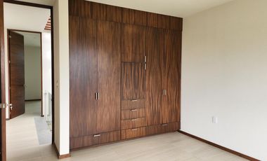 Casa en  Fraccionamiento privado con acceso controlado