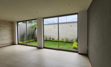 Casa en  Fraccionamiento privado con acceso controlado