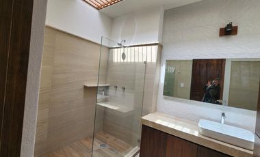 Casa en  Fraccionamiento privado con acceso controlado