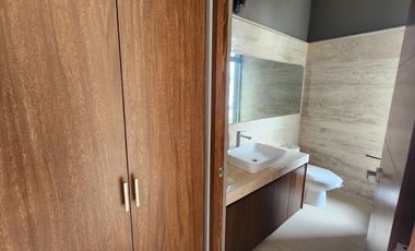 Casa en  Fraccionamiento privado con acceso controlado
