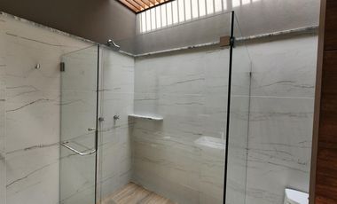 Casa en  Fraccionamiento privado con acceso controlado
