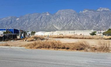 SE RENTA TERRENO EN SANTA CATARINA