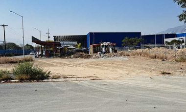 SE RENTA TERRENO EN SANTA CATARINA