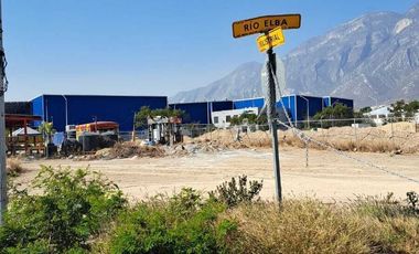 SE RENTA TERRENO EN SANTA CATARINA