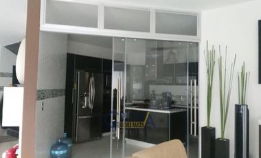 EXCEPCIONAL CASA  CON ALBERCA Y PANELES SOLARES EN RENTA O VENTA EN COL. JARDINES