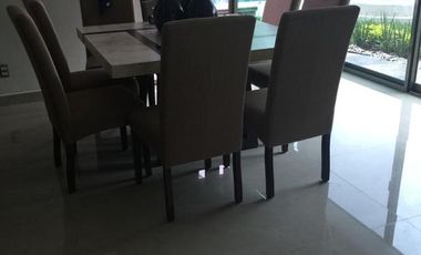EXCEPCIONAL CASA  CON ALBERCA Y PANELES SOLARES EN RENTA O VENTA EN COL. JARDINES