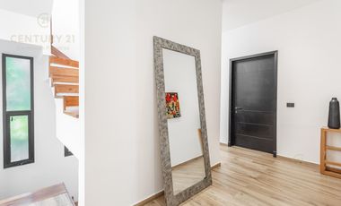 Venta hermosa casa 4 recamaras en Aldea Zama Premium Tulum P4005