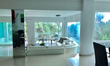 Casa en Venta en Valle con Alberca, cancha de Basquet, Fut y Tennis