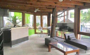 Casa en Venta en Valle con Alberca, cancha de Basquet, Fut y Tennis