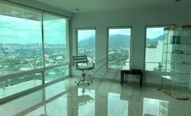 Casa en Venta en Valle con Alberca, cancha de Basquet, Fut y Tennis