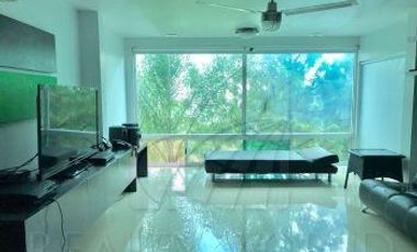 Casa en Venta en Valle con Alberca, cancha de Basquet, Fut y Tennis