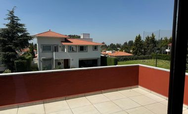 Casa en venta en Club de Golf los Encinos
