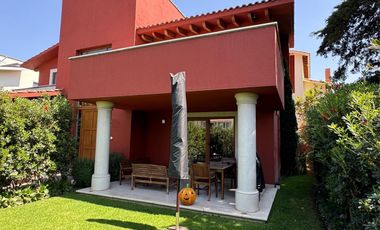 Casa en venta en Club de Golf los Encinos