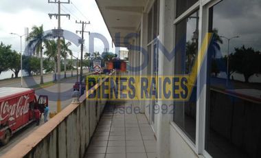 RENTA LOCALES EN EDIFICIO SOBRE BOULEVARD A LA PLAYA