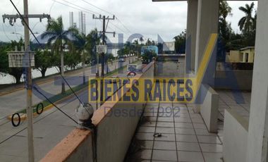 RENTA LOCALES EN EDIFICIO SOBRE BOULEVARD A LA PLAYA