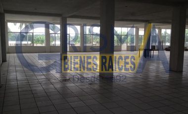 RENTA LOCALES EN EDIFICIO SOBRE BOULEVARD A LA PLAYA