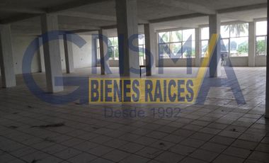 RENTA LOCALES EN EDIFICIO SOBRE BOULEVARD A LA PLAYA