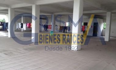 RENTA LOCALES EN EDIFICIO SOBRE BOULEVARD A LA PLAYA