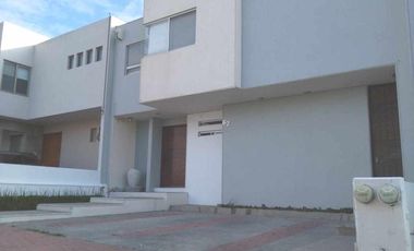 Casa en  CUMBRES DEL CIMATARIO en RENTA (eg)