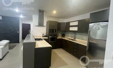 Renta de Casa Amueblada en Av. Carlos Talavera, Col. Santa Rosa, Coatzacoalcos, Ver.