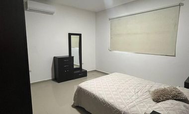 Renta de Casa Amueblada en Av. Carlos Talavera, Col. Santa Rosa, Coatzacoalcos, Ver.