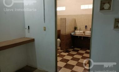 Renta de Bodega de 900 m2 en Av. Quevedo, Col. Guadalupe Victoria, Coatzacoalcos, Ver.