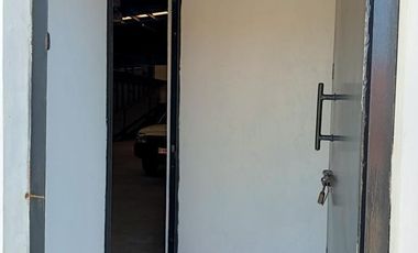 Renta de Bodega de 900 m2 en Av. Quevedo, Col. Guadalupe Victoria, Coatzacoalcos, Ver.