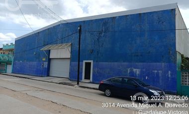 Renta de Bodega de 900 m2 en Av. Quevedo, Col. Guadalupe Victoria, Coatzacoalcos, Ver.