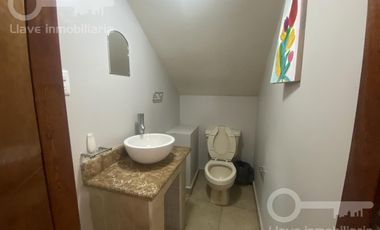 Renta de Casa Amueblada con 3 habitaciones en calle Sonora, Col. Petrolera, Coatzacoalcos, Ver.