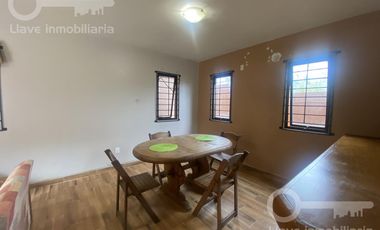 Renta de Casa Amueblada con 3 habitaciones en calle Sonora, Col. Petrolera, Coatzacoalcos, Ver.