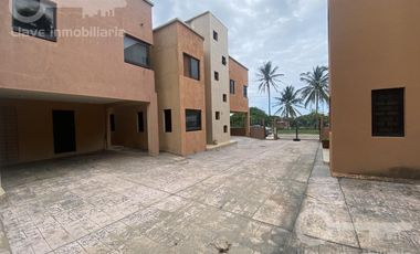 Renta de Casa Amueblada con 3 habitaciones en calle Sonora, Col. Petrolera, Coatzacoalcos, Ver.