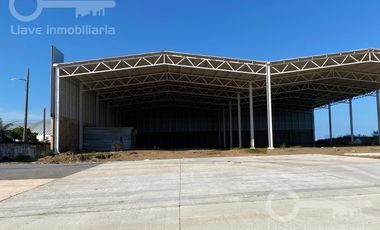 Bodega en renta ubicada en Av. Universidad, Km 12, Col. Reserva Territorial, Coatzacoalcos, Veracruz.