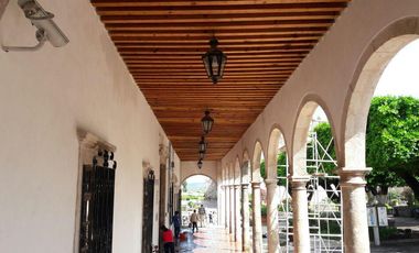 Casa comercial en zona peatonal, Yuriria, Gto.