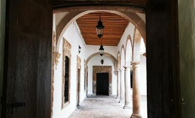 Casa comercial en zona peatonal, Yuriria, Gto.
